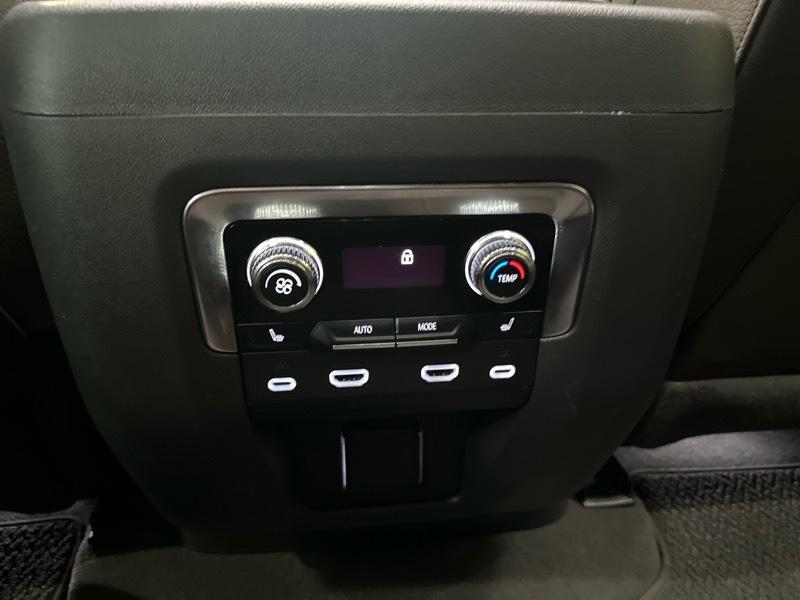 GMC Yukon Denali 4WD 2022