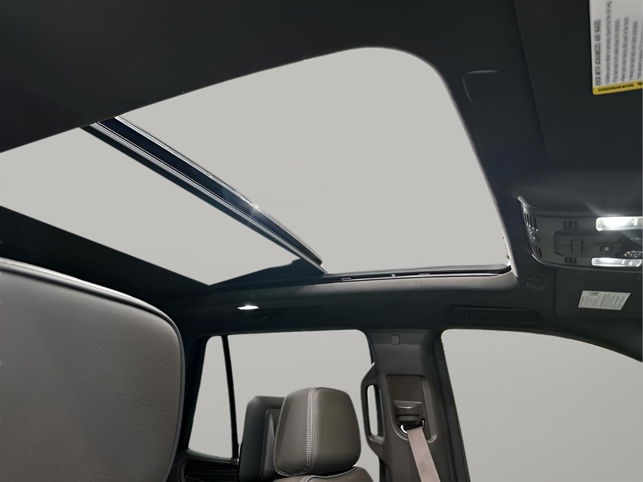 GMC Yukon Denali 4WD 2022