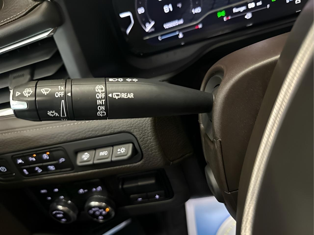 GMC Yukon Denali 4WD 2022