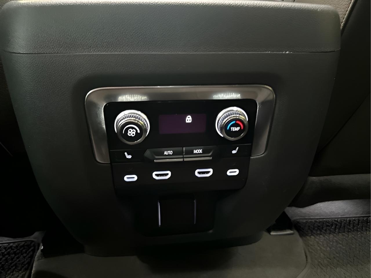 GMC Yukon Denali 4WD 2022