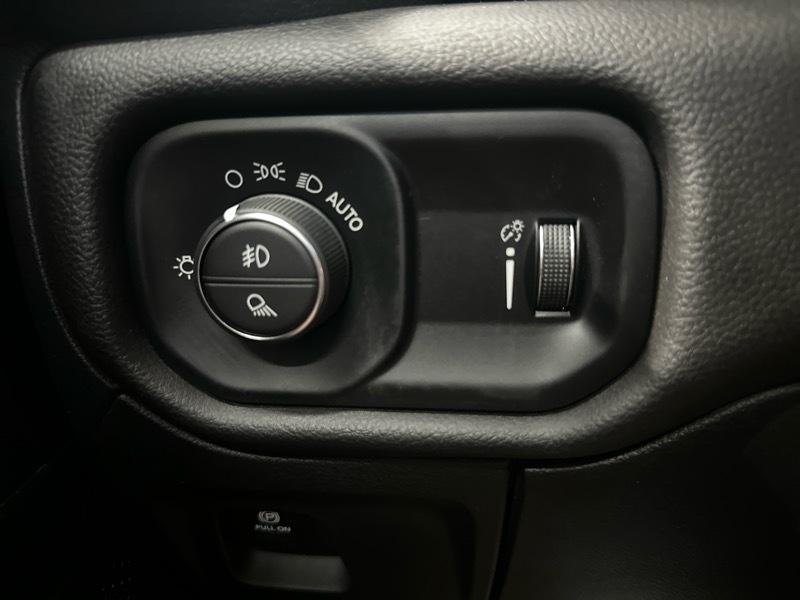 RAM 1500 Big Horn Crew Cab SWB 4WD 2023
