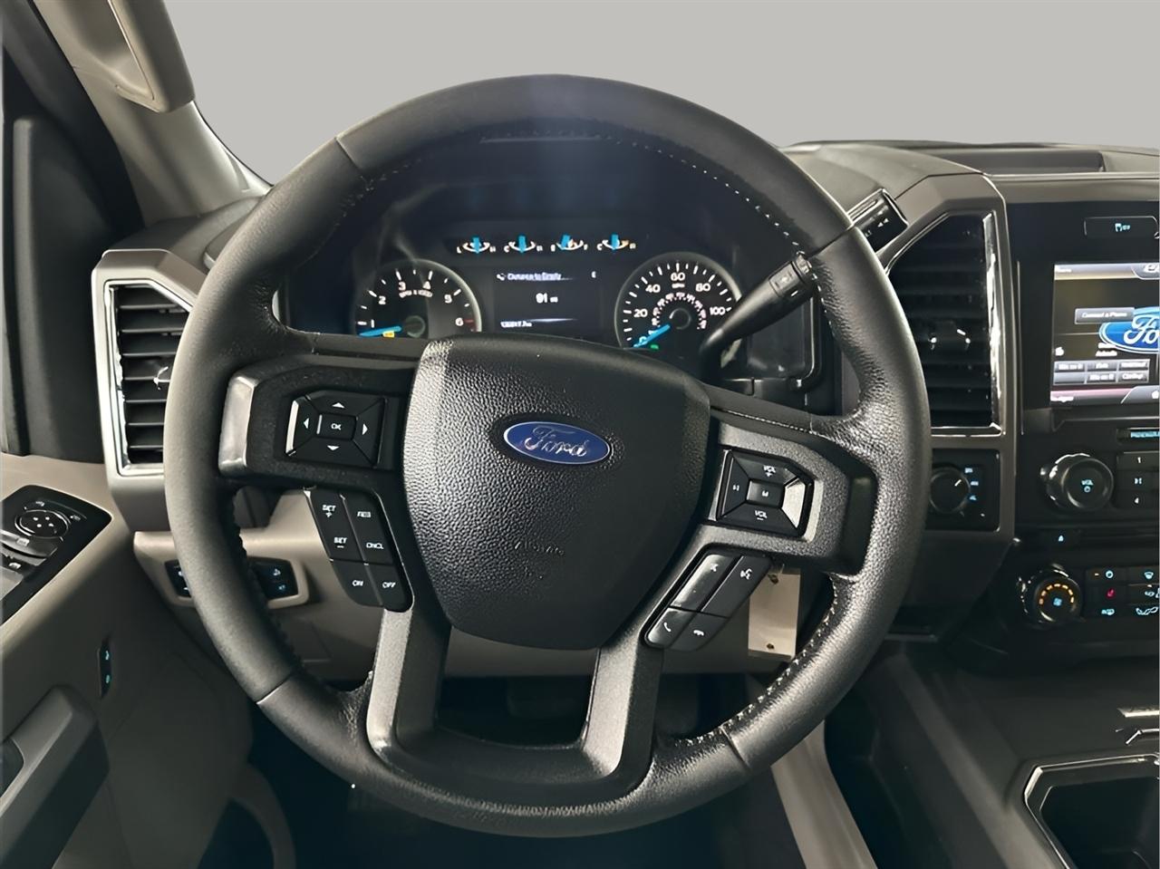 Ford F-150 XLT SuperCrew Short Bed 4WD 2015