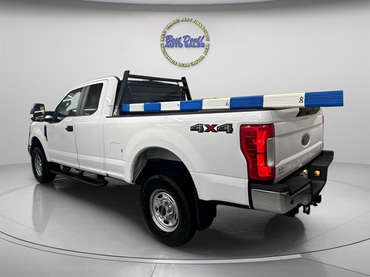 Ford F-250 SD XL SuperCab Short Bed 4WD 2019