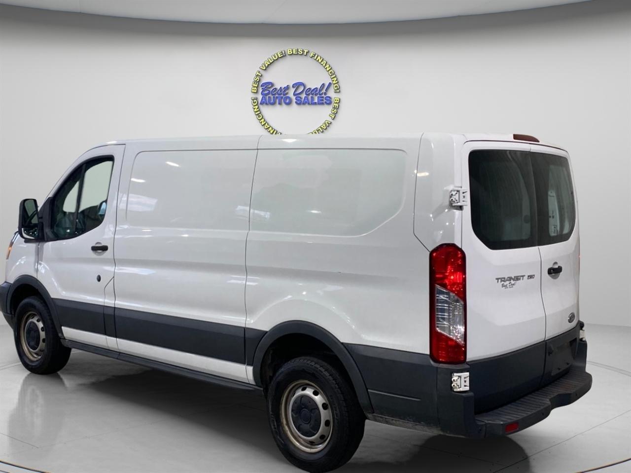 Ford Transit 250 Van Low Roof w/Sliding Pass. 130-in. WB 2018