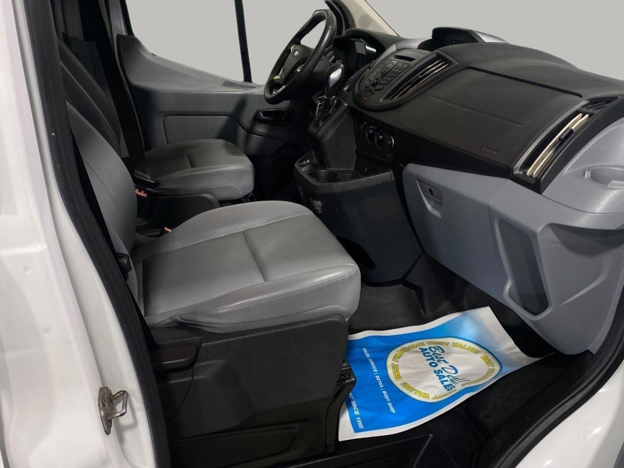 Ford Transit 250 Van Low Roof w/Sliding Pass. 130-in. WB 2018