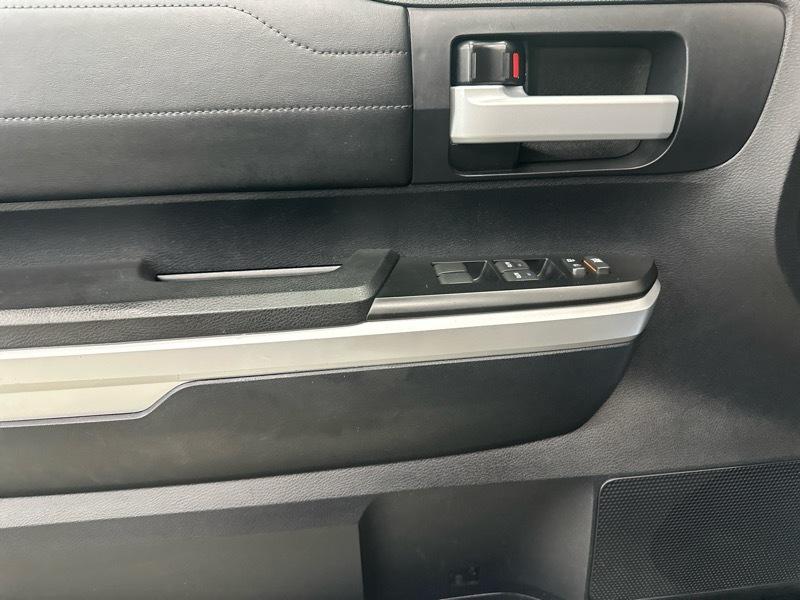 Toyota Tundra Limited 5.7L CrewMax 4WD 2015