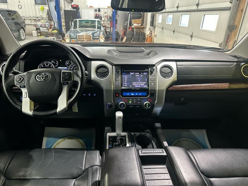Toyota Tundra Limited 5.7L CrewMax 4WD 2015