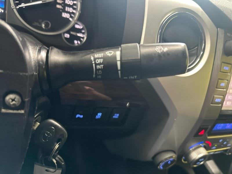 Toyota Tundra Limited 5.7L CrewMax 4WD 2015