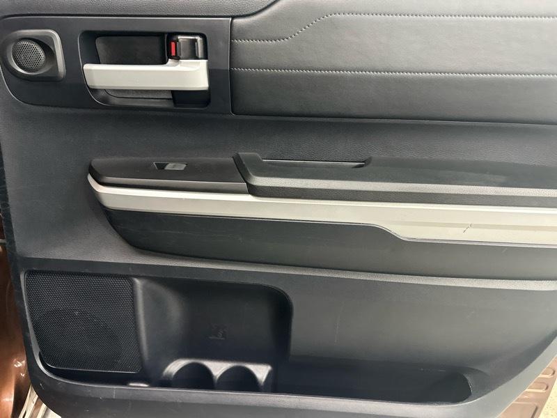 Toyota Tundra Limited 5.7L CrewMax 4WD 2015