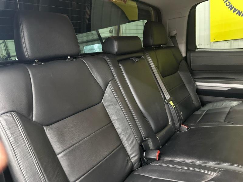 Toyota Tundra Limited 5.7L CrewMax 4WD 2015
