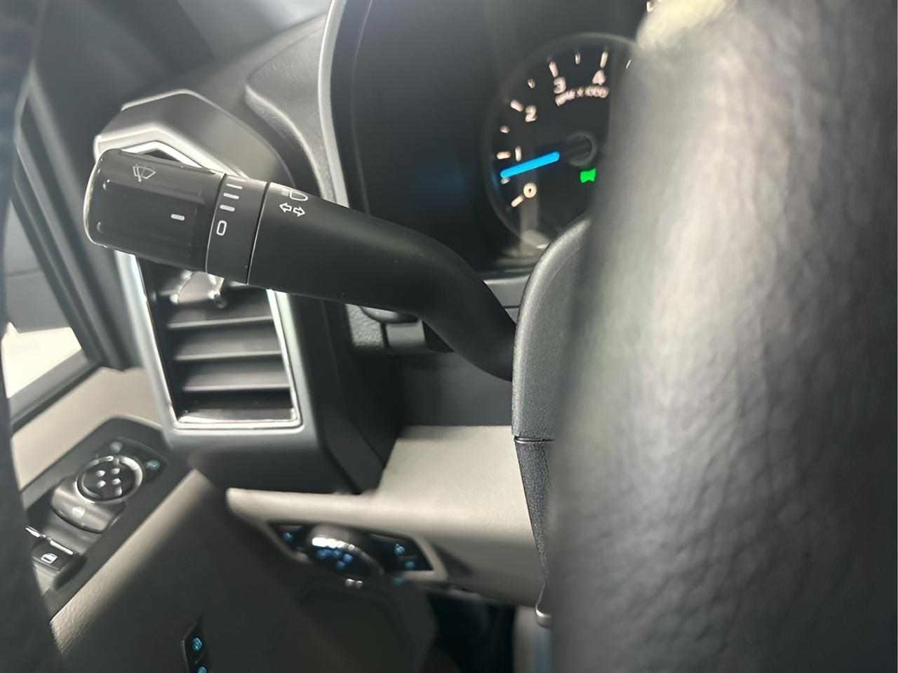 Ford F-150 XLT SuperCrew 4WD 2018