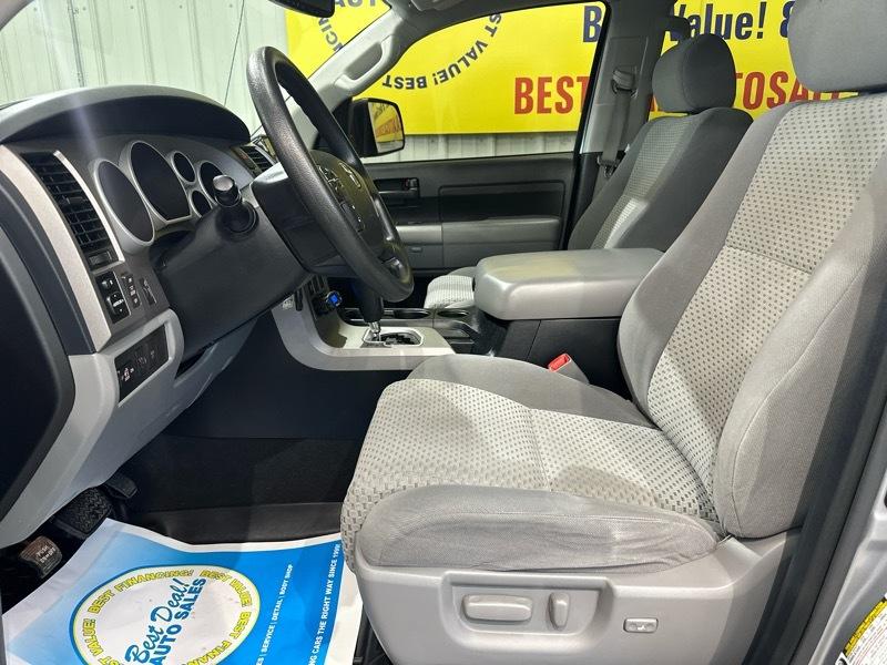 Toyota Tundra Tundra-Grade 5.7L CrewMax 4WD 2013