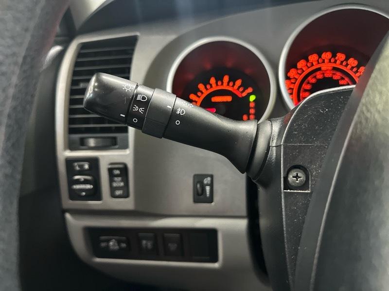 Toyota Tundra Tundra-Grade 5.7L CrewMax 4WD 2013
