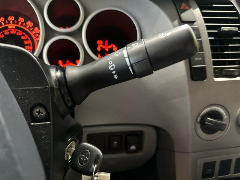 Toyota Tundra Tundra-Grade 5.7L CrewMax 4WD 2013