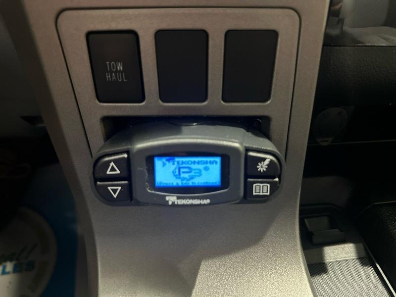 Toyota Tundra Tundra-Grade 5.7L CrewMax 4WD 2013