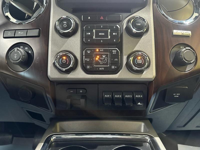 Ford F-250 SD Lariat Crew Cab Short Bed 4WD 2013