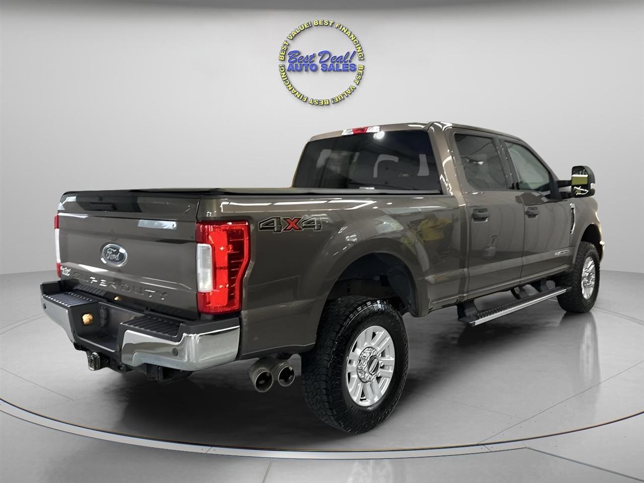 Ford F-250 SD XLT Crew Cab 4WD 2017