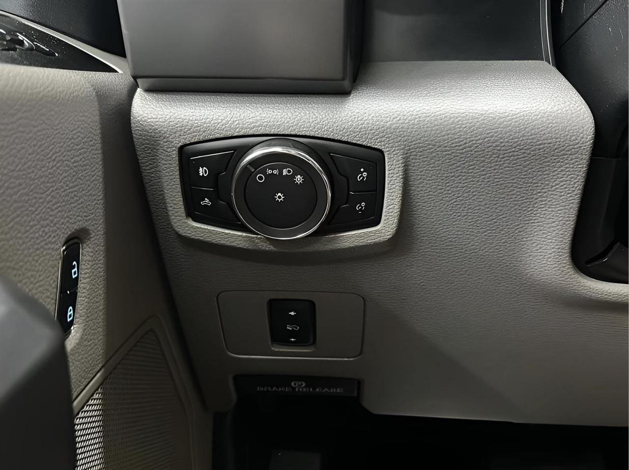 Ford F-250 SD XLT Crew Cab 4WD 2017