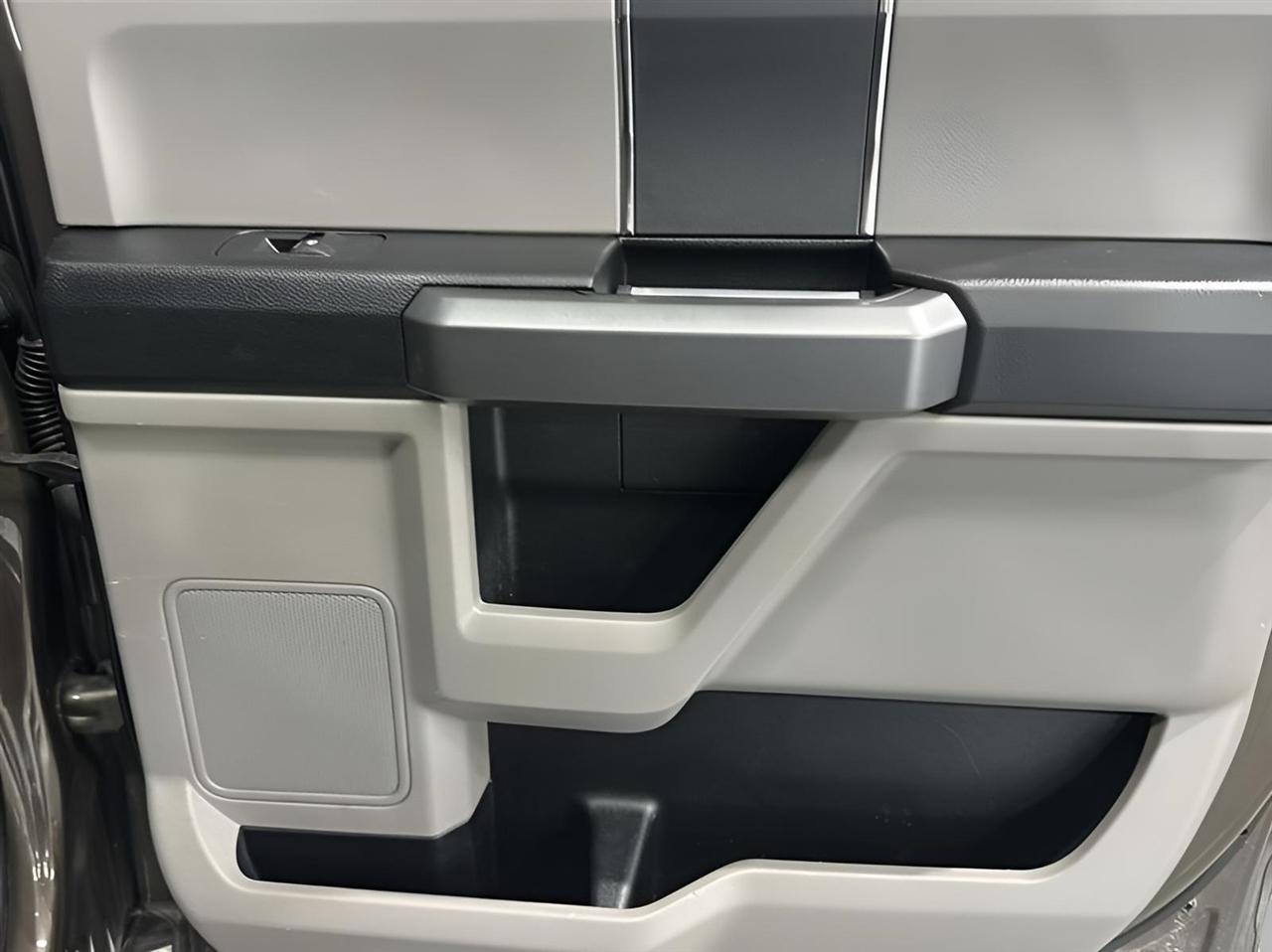 Ford F-250 SD XLT Crew Cab 4WD 2017