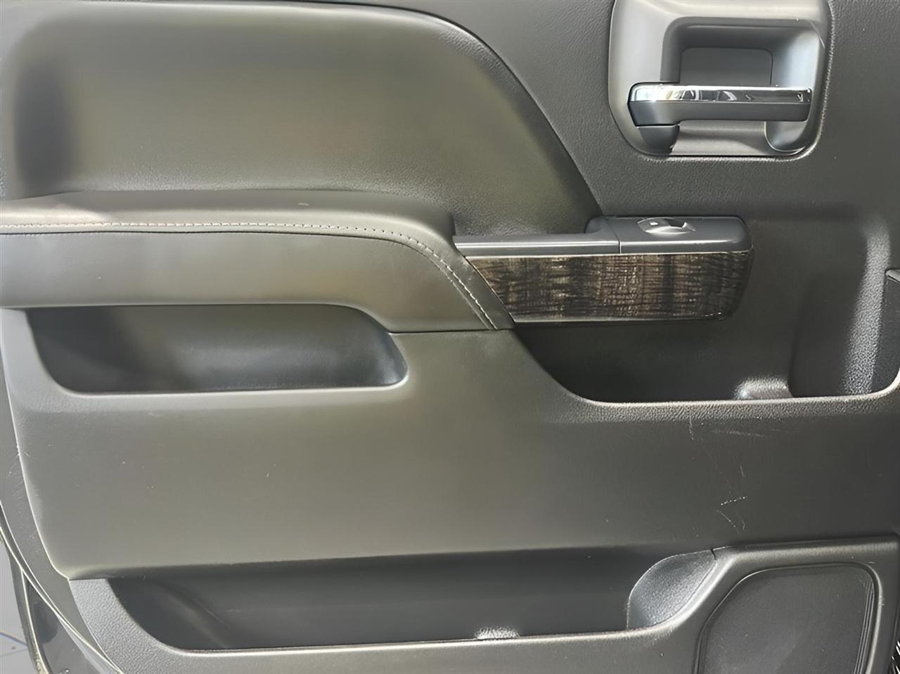 GMC Sierra 2500HD Denali Crew Cab 4WD 2016