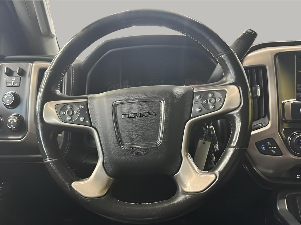 GMC Sierra 2500HD Denali Crew Cab 4WD 2016