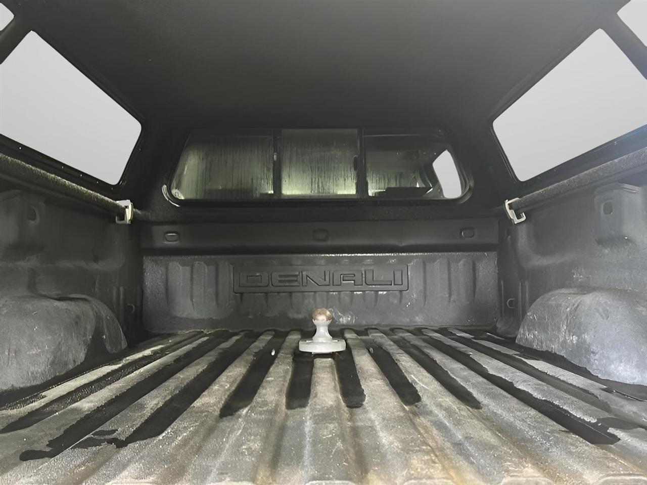 GMC Sierra 2500HD Denali Crew Cab 4WD 2016