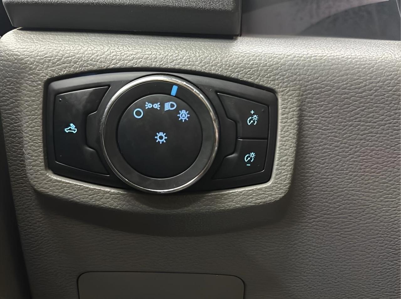 Ford F-250 SD XL SuperCab Long Bed 4WD 2017