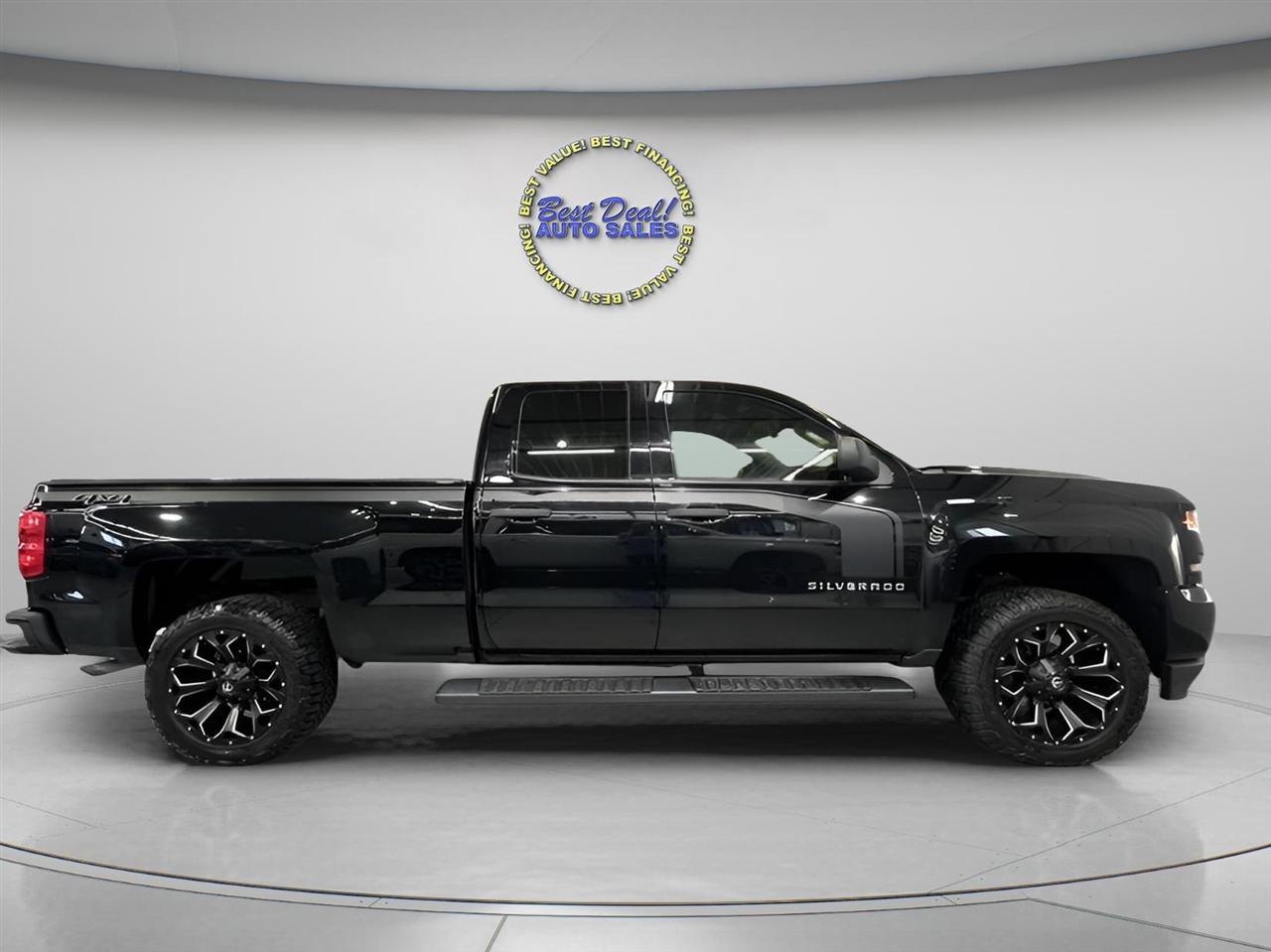 Chevrolet Silverado 1500 Custom Double Cab 4WD 2017