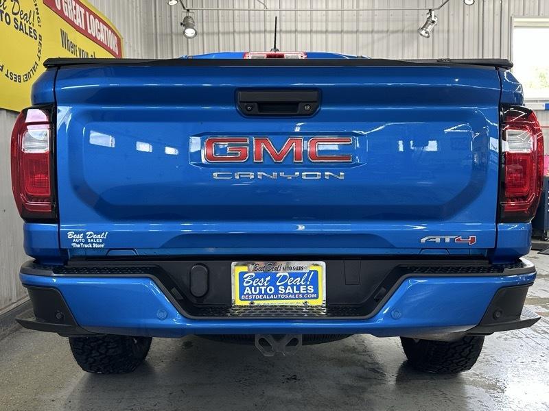 GMC Canyon AT4 Crew Cab 4WD 2023