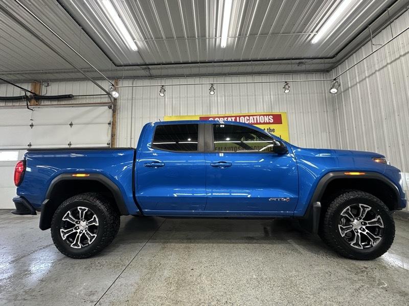 GMC Canyon AT4 Crew Cab 4WD 2023