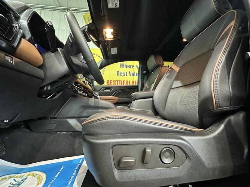 GMC Canyon AT4 Crew Cab 4WD 2023