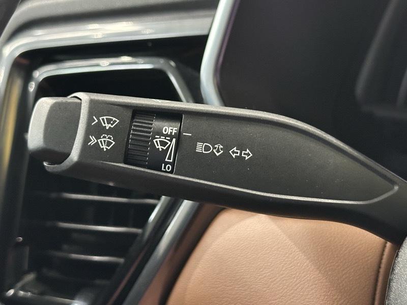 GMC Canyon AT4 Crew Cab 4WD 2023