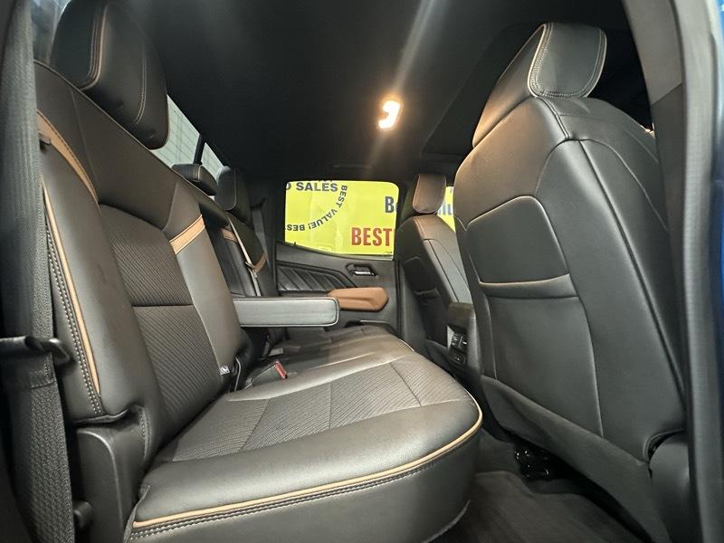 GMC Canyon AT4 Crew Cab 4WD 2023