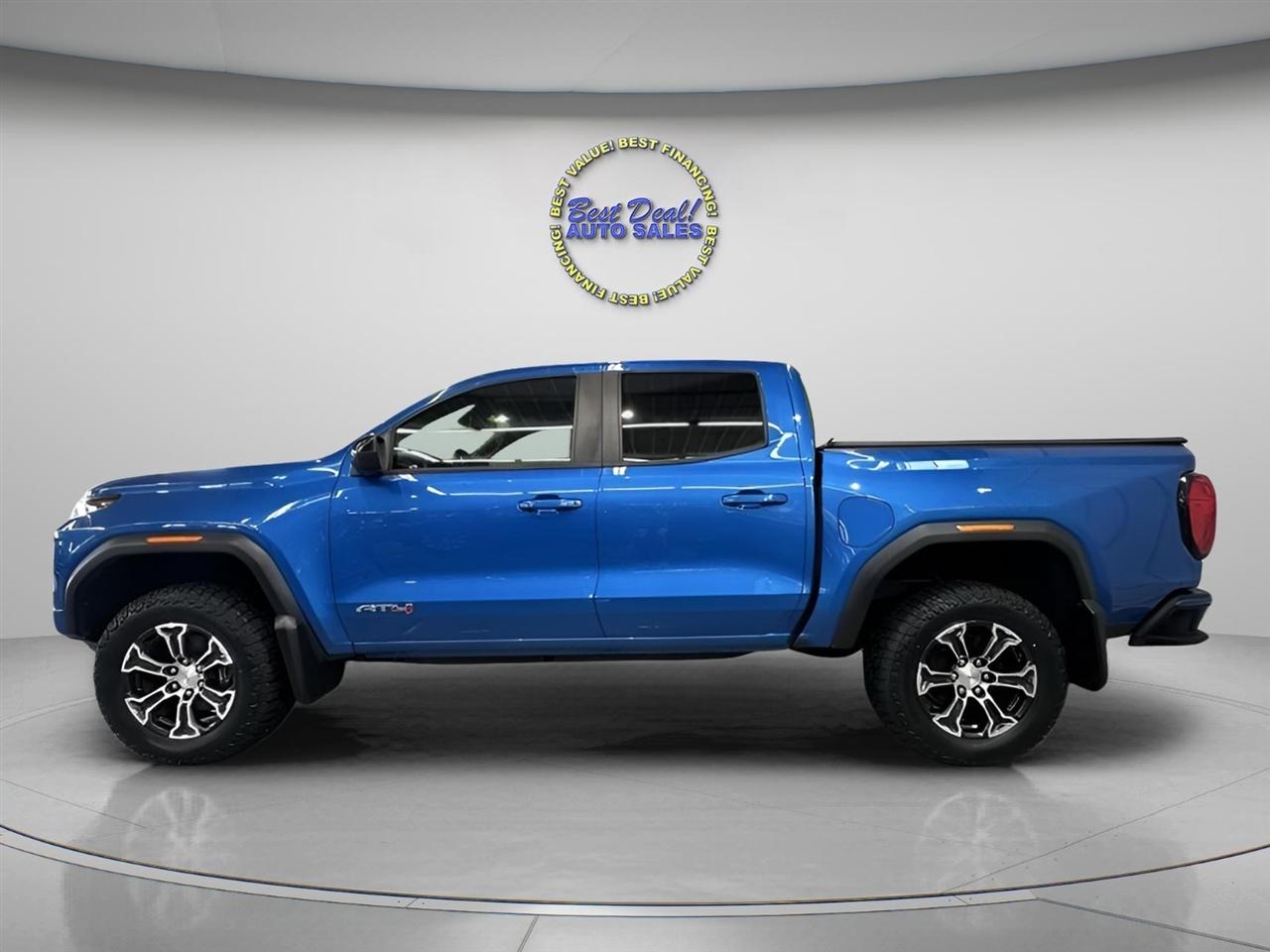 GMC Canyon AT4 Crew Cab 4WD 2023