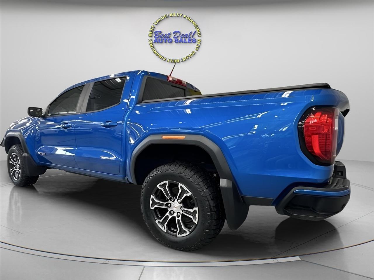 GMC Canyon AT4 Crew Cab 4WD 2023