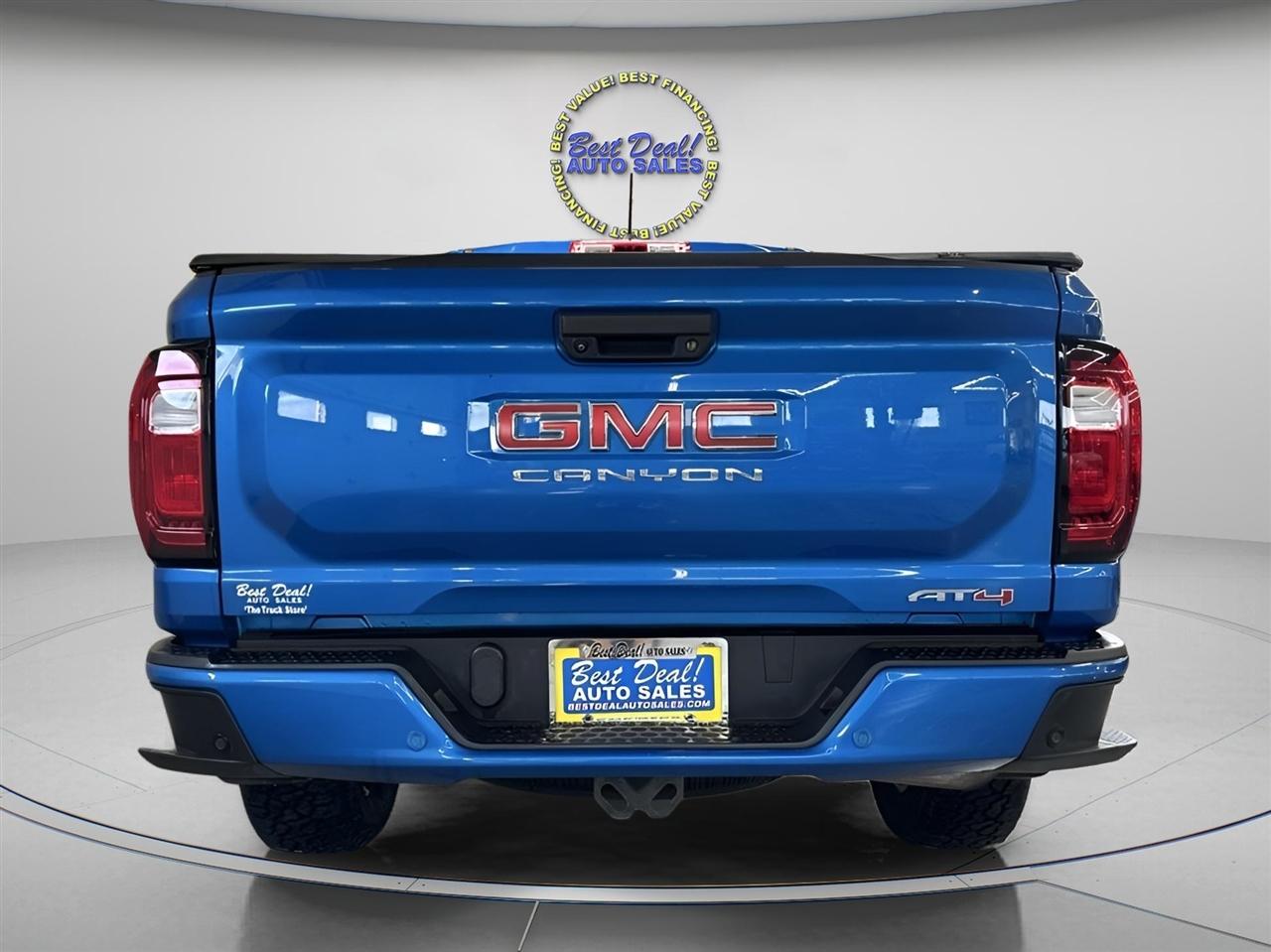 GMC Canyon AT4 Crew Cab 4WD 2023