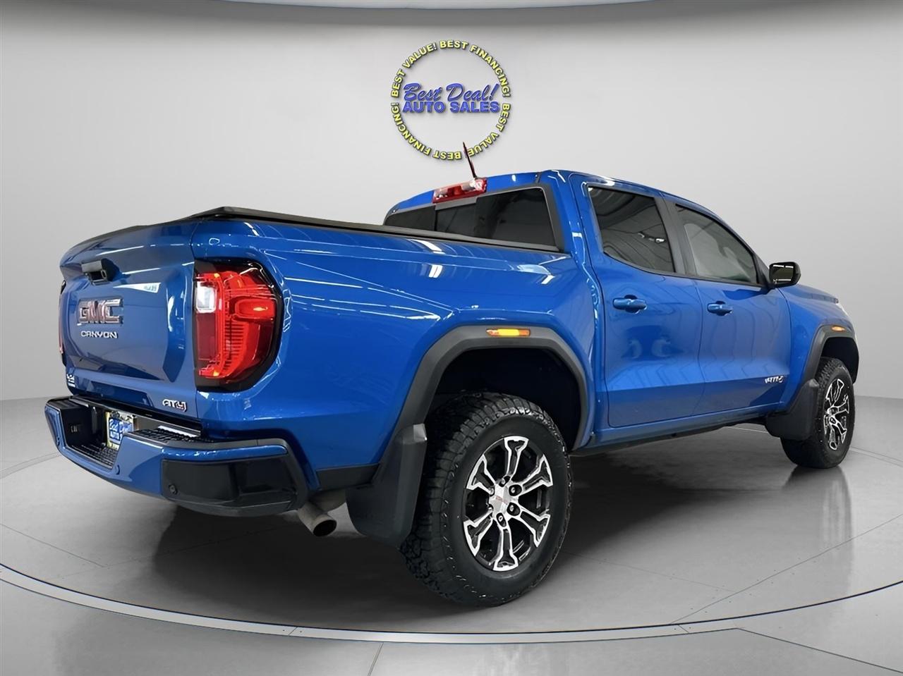 GMC Canyon AT4 Crew Cab 4WD 2023