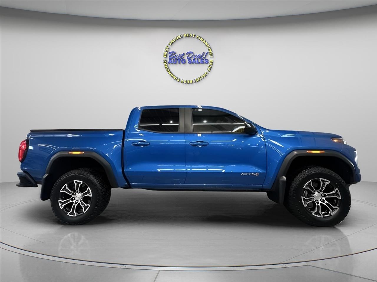 GMC Canyon AT4 Crew Cab 4WD 2023