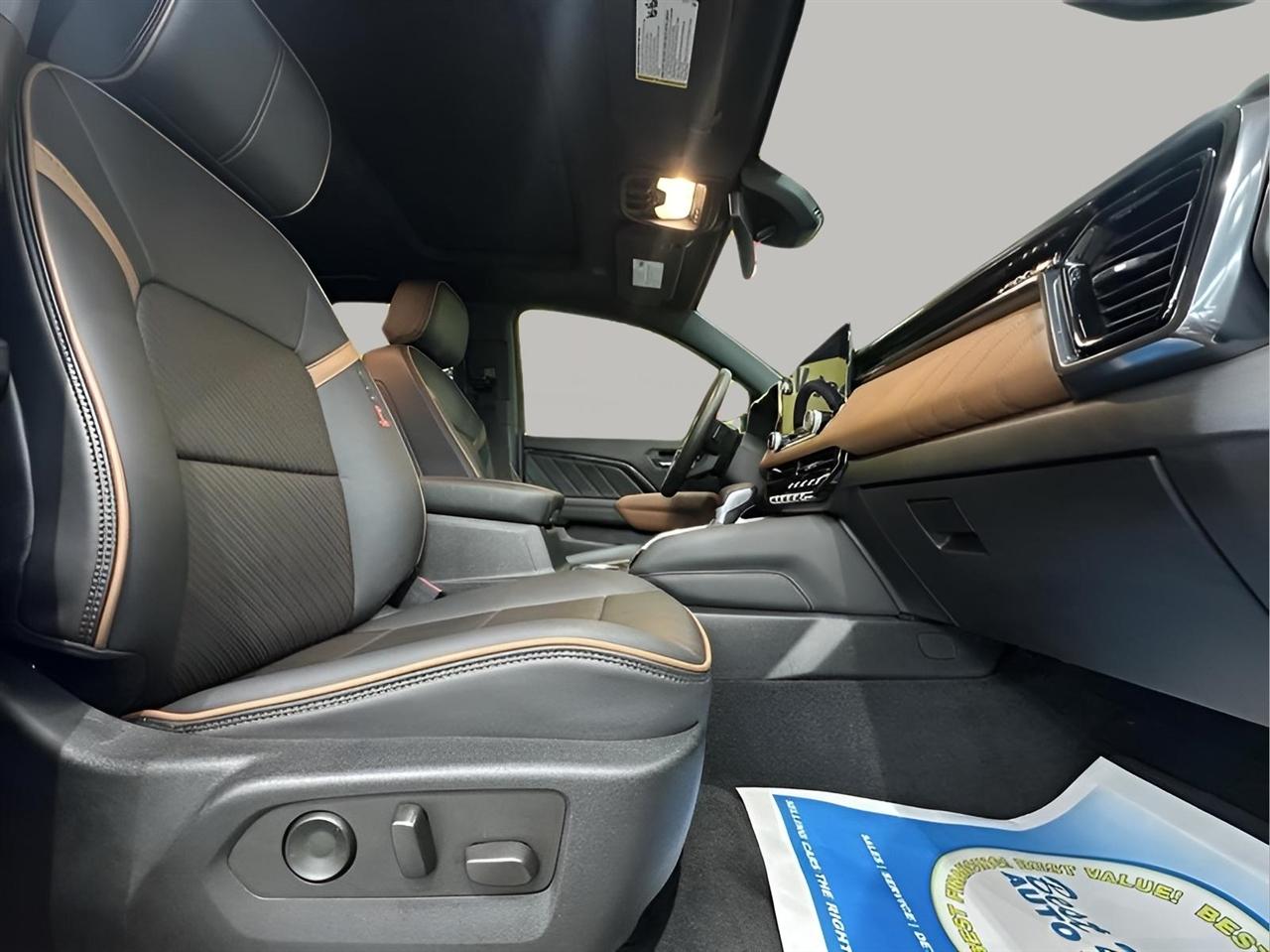 GMC Canyon AT4 Crew Cab 4WD 2023