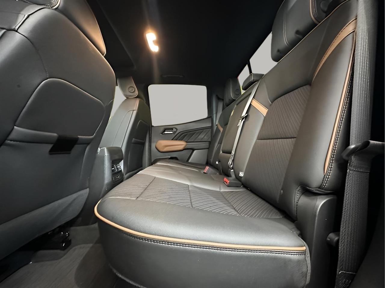 GMC Canyon AT4 Crew Cab 4WD 2023