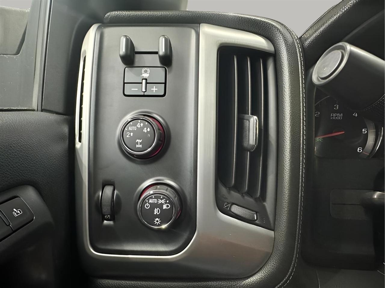 GMC Sierra 1500 SLT Crew Cab Short Bed 4WD 2015
