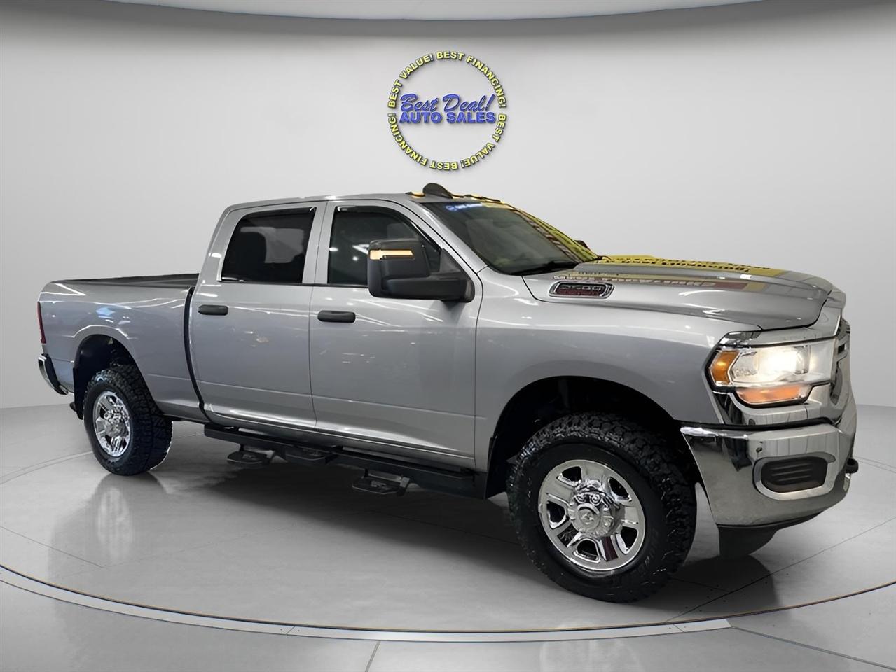 RAM 2500 Tradesman Crew Cab SWB 4WD 2023