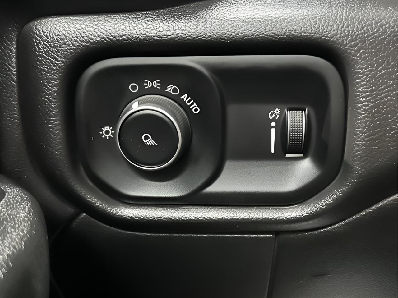RAM 2500 Tradesman Crew Cab SWB 4WD 2023