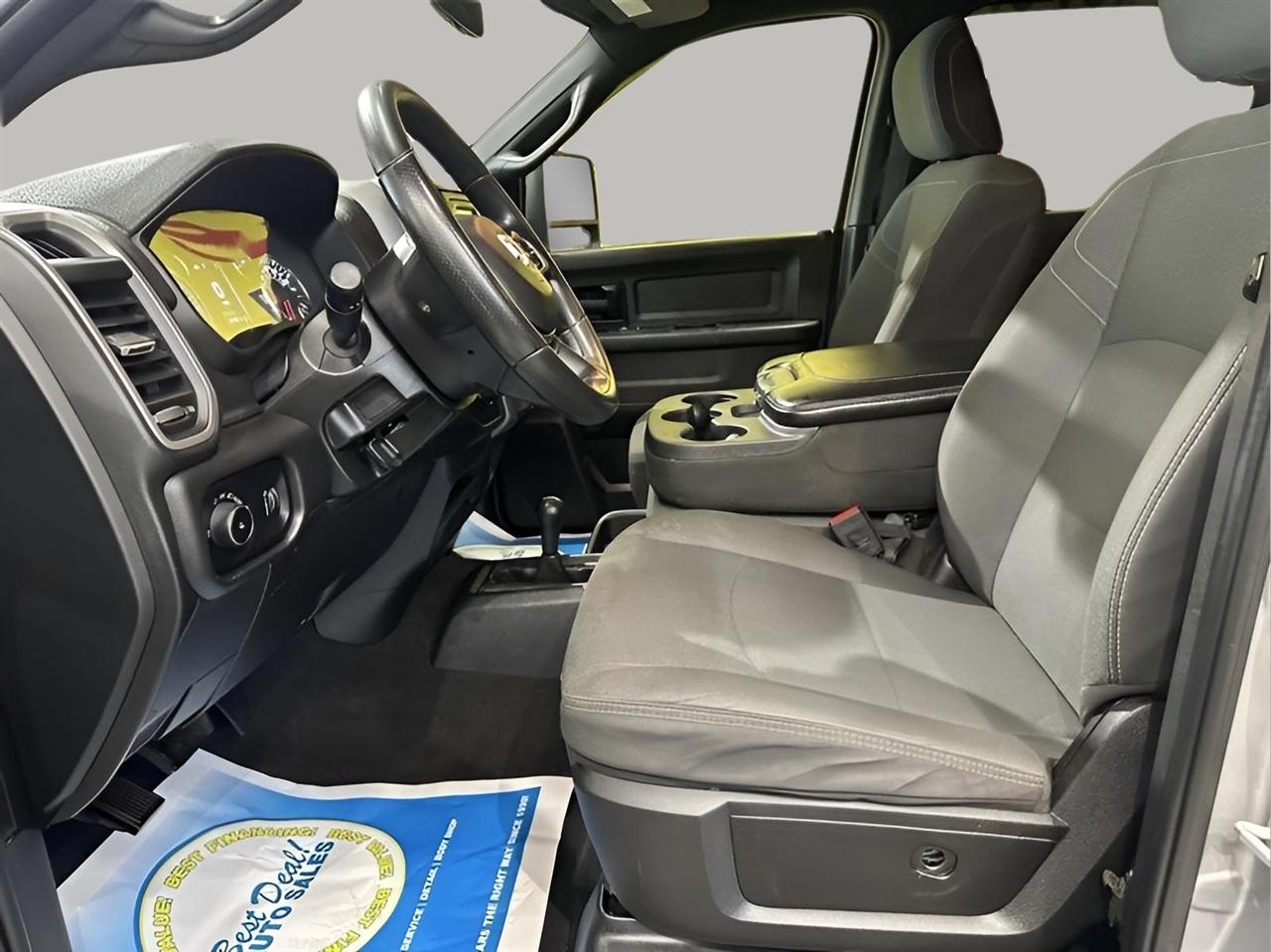 RAM 2500 Tradesman Crew Cab SWB 4WD 2023