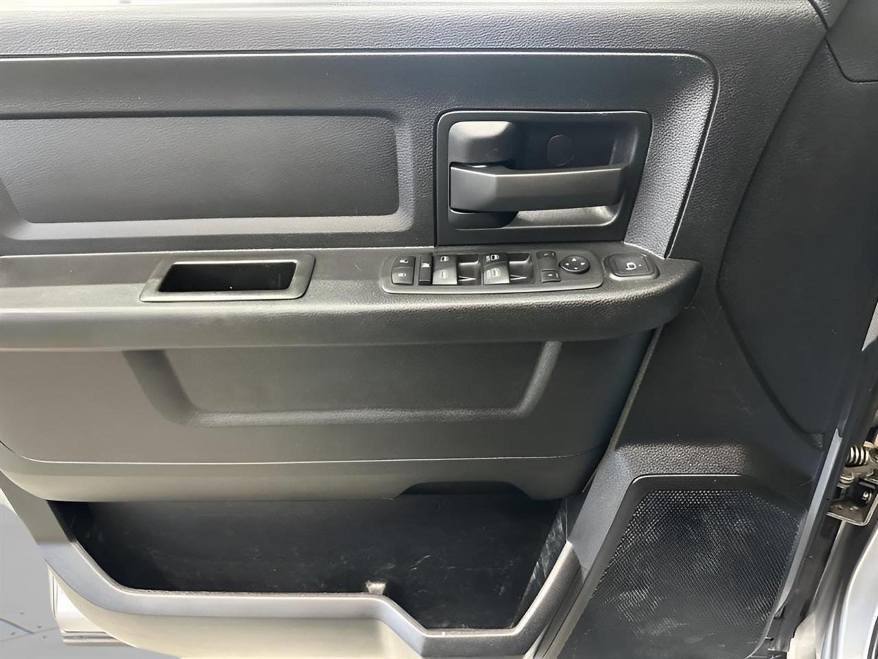 RAM 2500 Tradesman Crew Cab SWB 4WD 2023