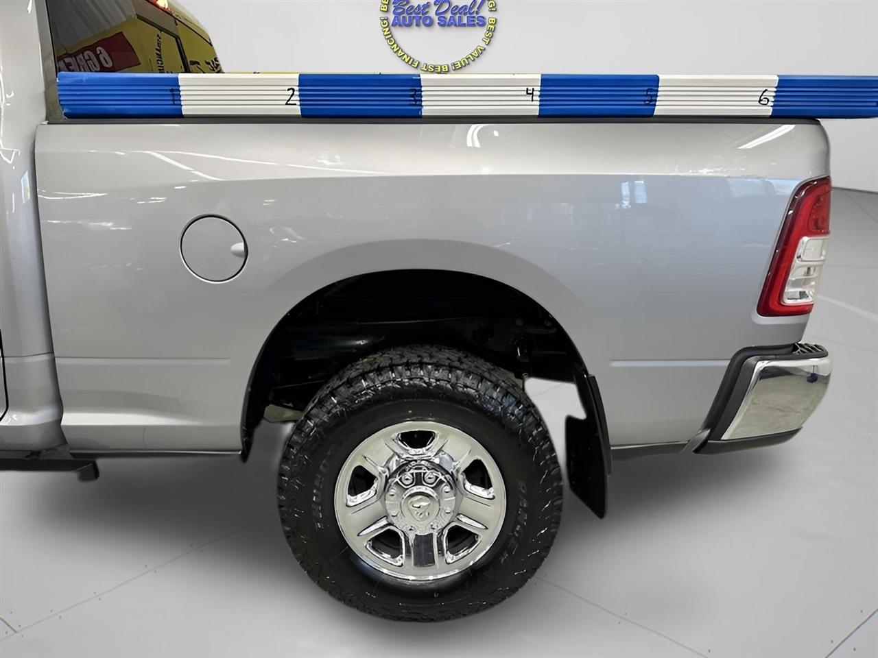 RAM 2500 Tradesman Crew Cab SWB 4WD 2023