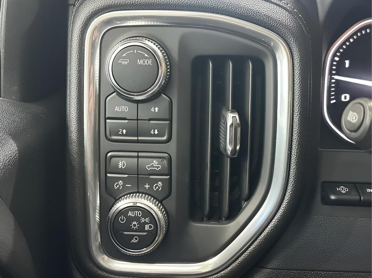 GMC Sierra 2500HD Denali Crew Cab 4WD 2020