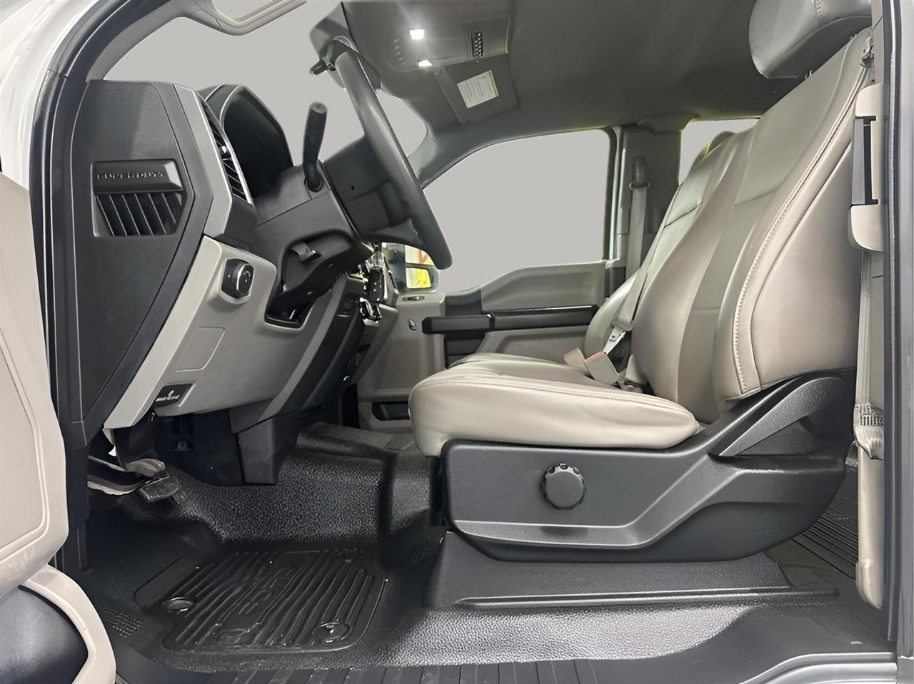 Ford F-250 SD XL SuperCab Long Bed 4WD 2018