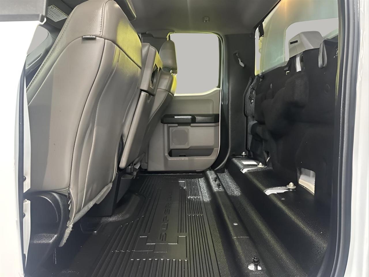 Ford F-250 SD XL SuperCab Long Bed 4WD 2018