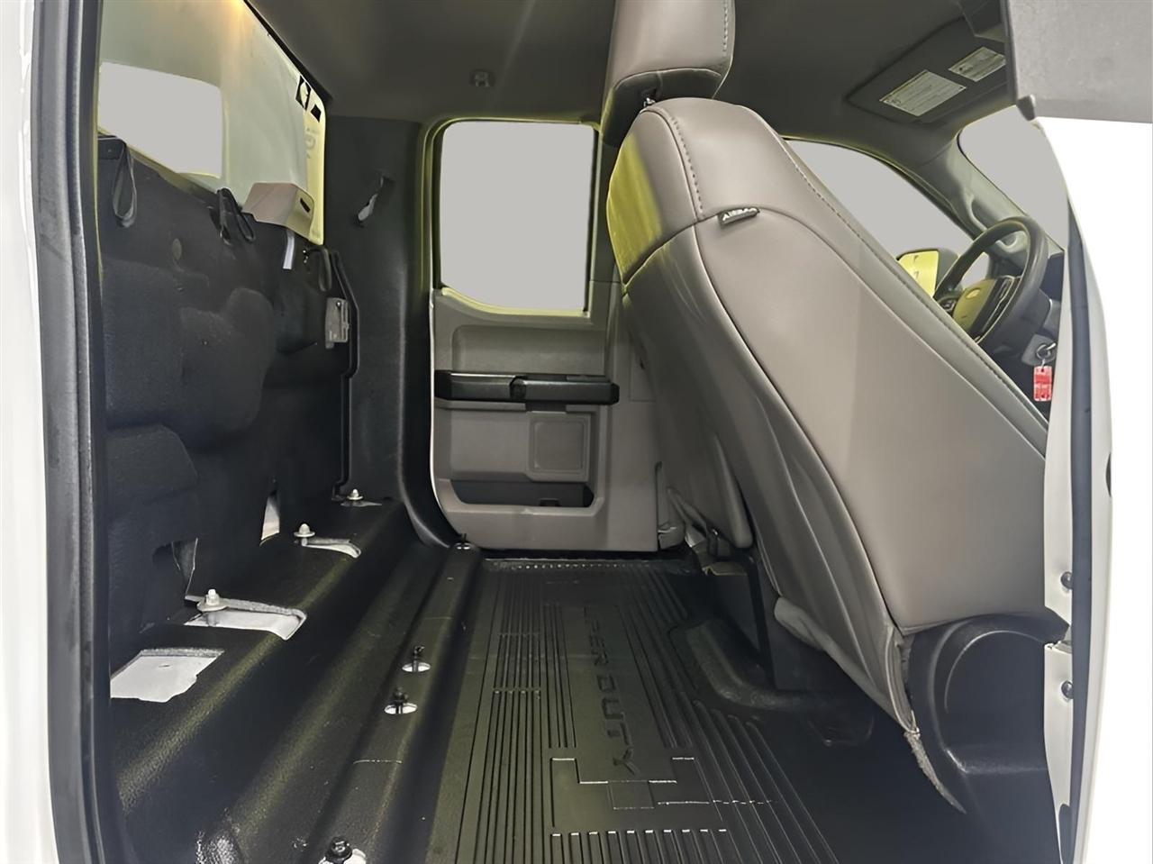 Ford F-250 SD XL SuperCab Long Bed 4WD 2018